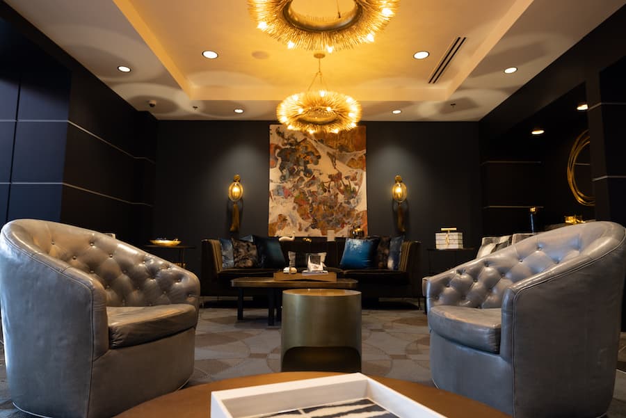 parhurst waiting room where patients meet surgeons and learn about brow lift