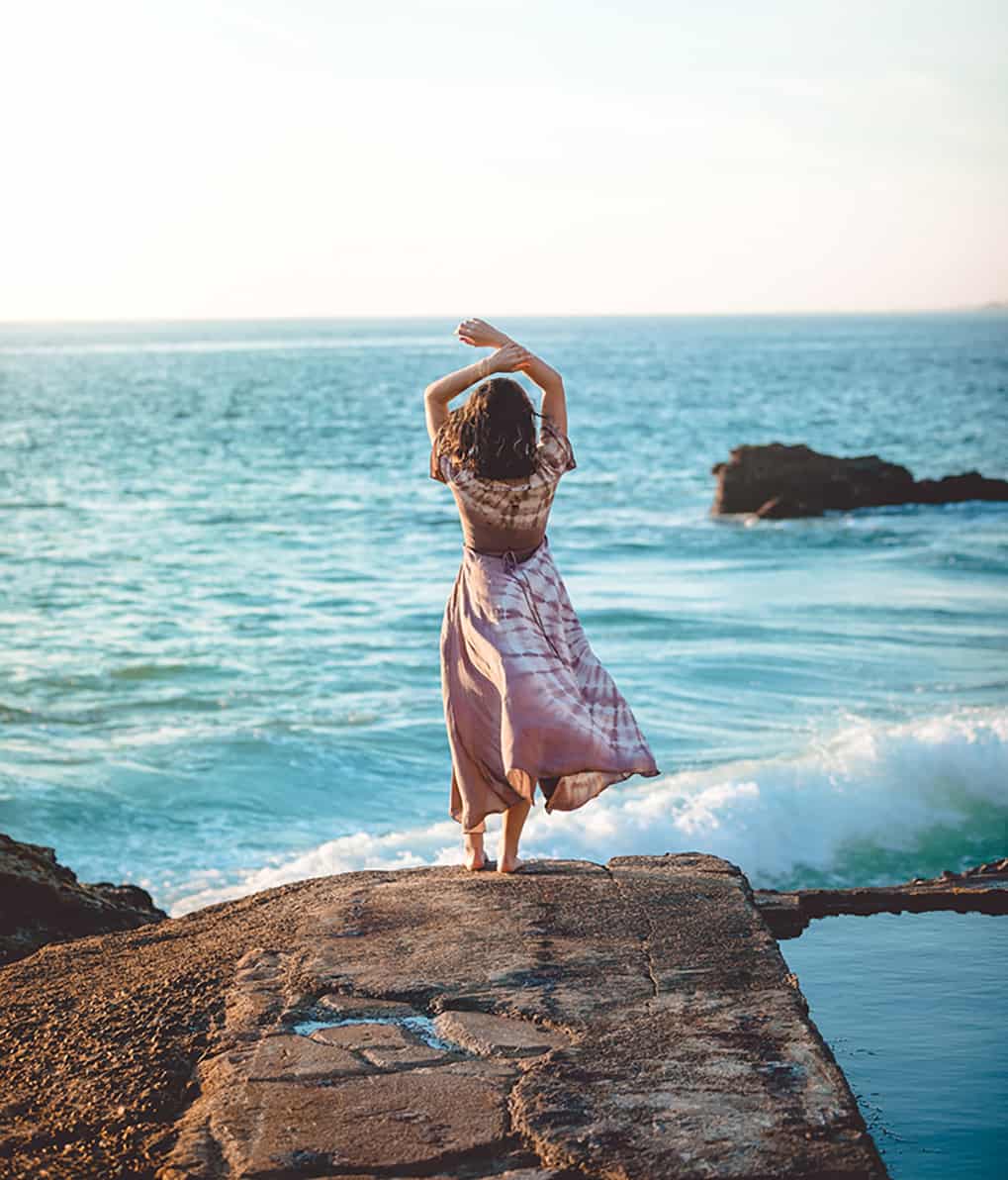 girl at beach looking towards ocean with parkhurst vision correction and lasik